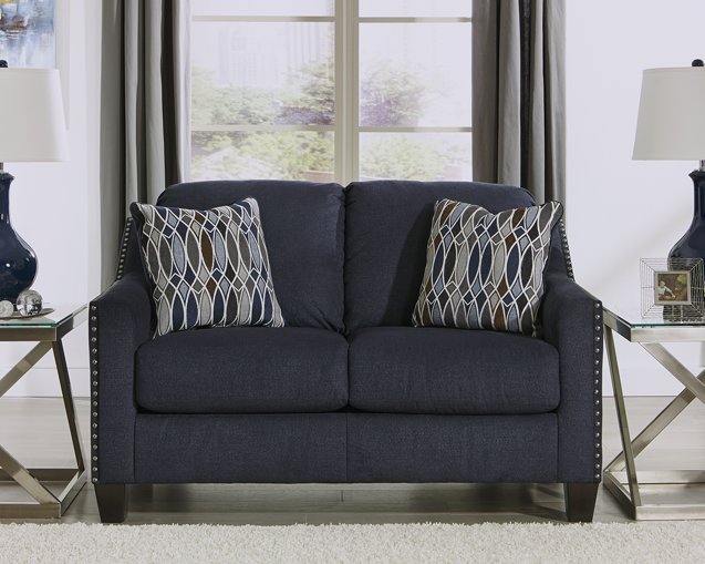 Creeal Heights Loveseat image